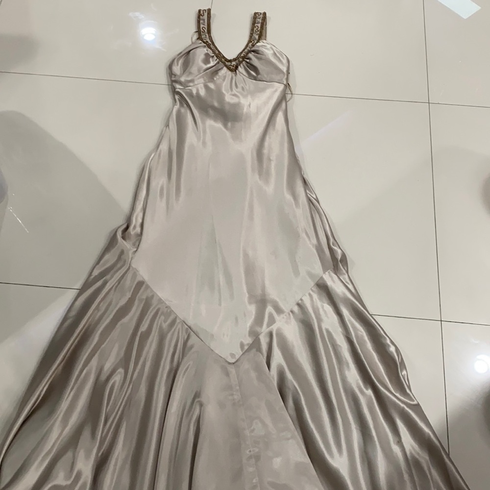 Gorgeous!!b Prom dress super sexy and stylish ❤️😘😍👏 retail price 1K!!!!!